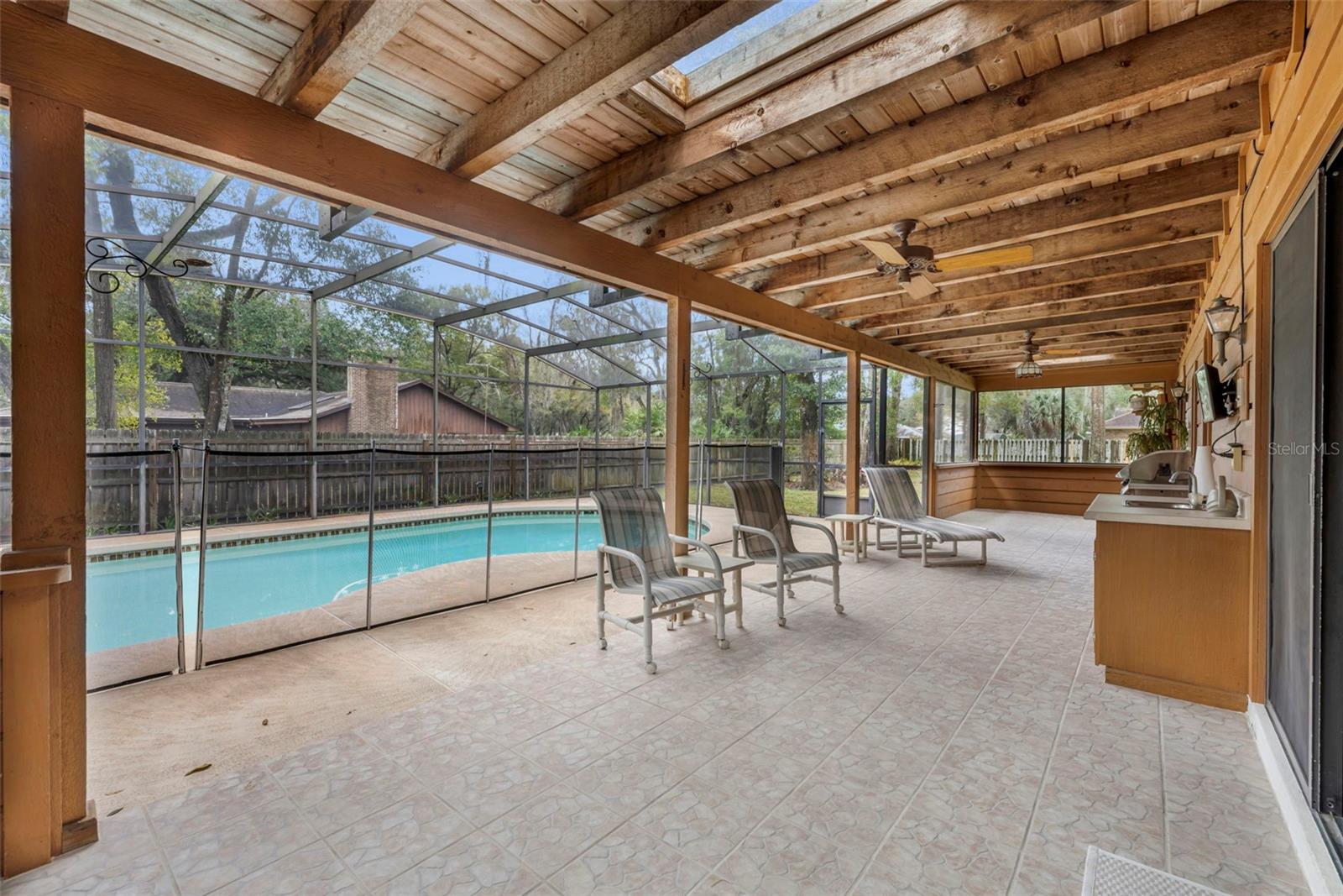 Image 20 of 30 For 424 Kimberly Court