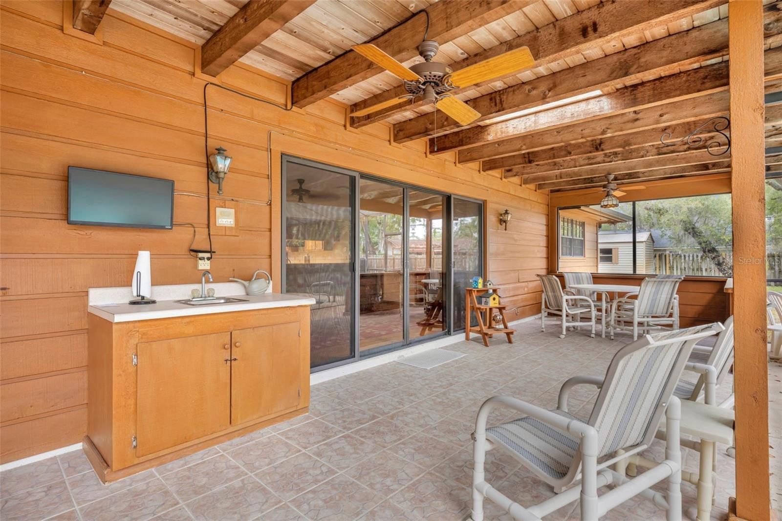 Image 22 of 30 For 424 Kimberly Court