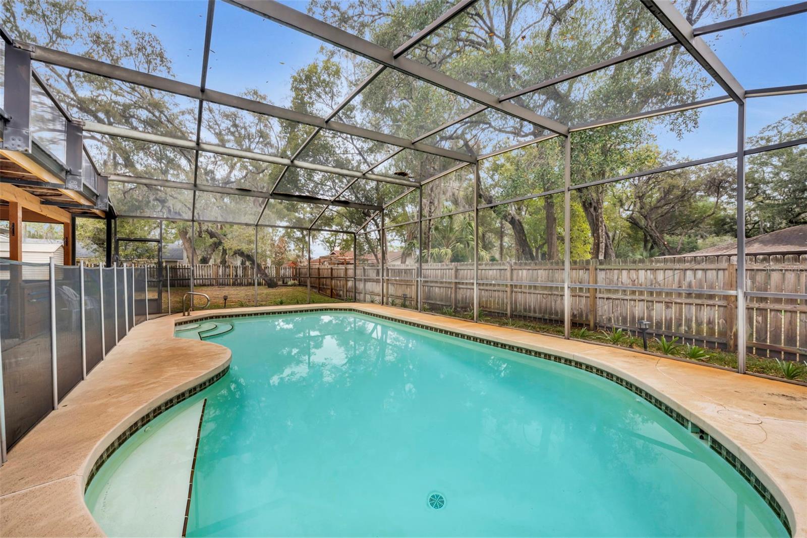 Image 23 of 30 For 424 Kimberly Court