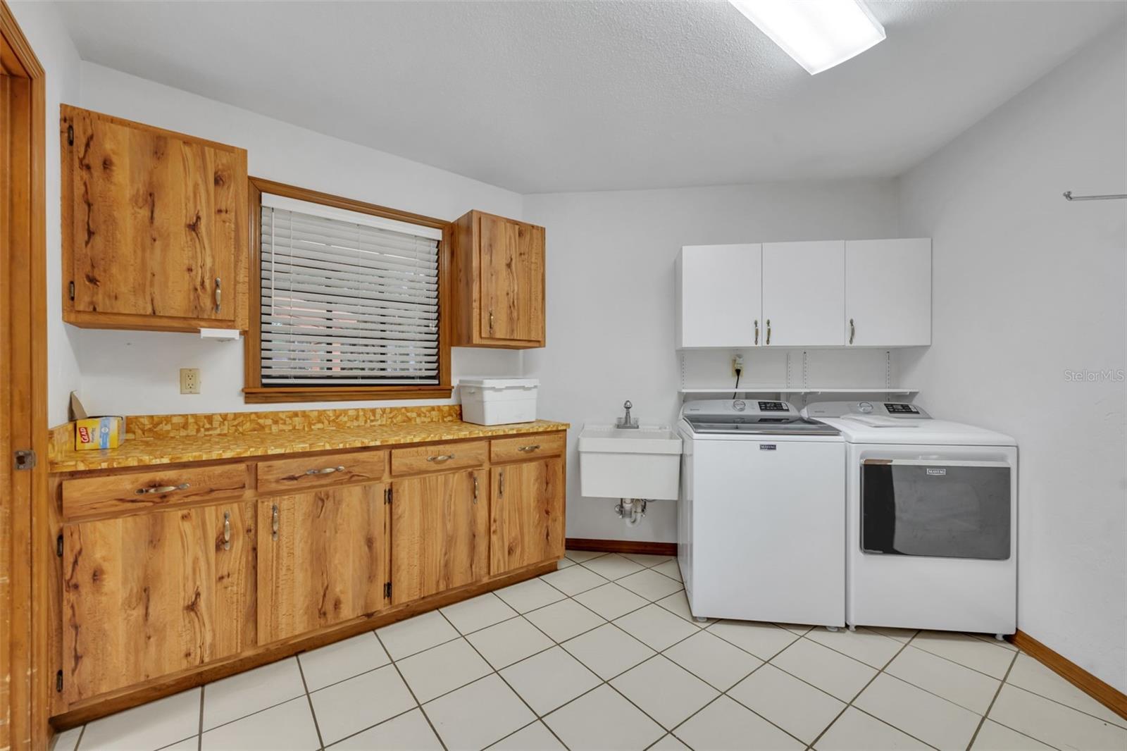 Image 27 of 30 For 424 Kimberly Court