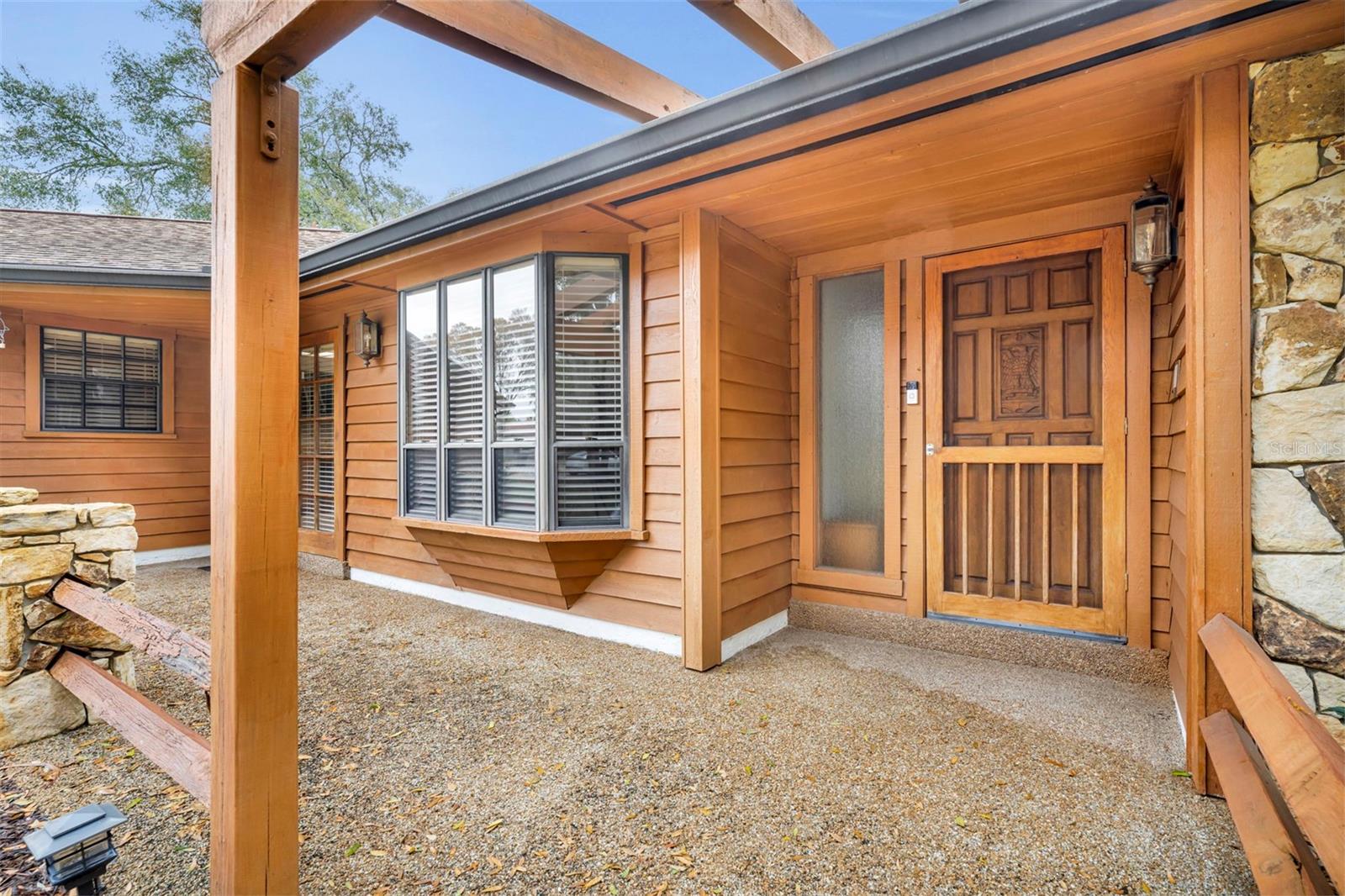 Image 4 of 30 For 424 Kimberly Court