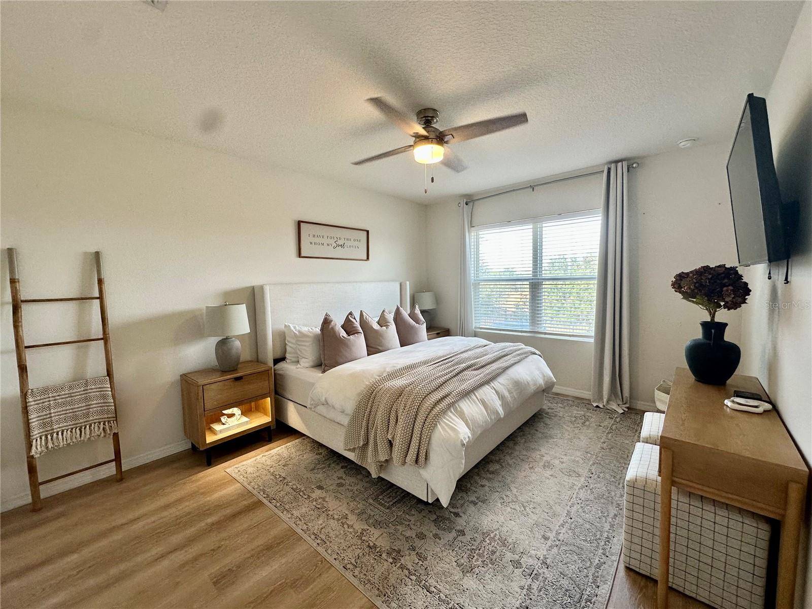 Image 12 of 24 For 9582 Black Walnut Drive