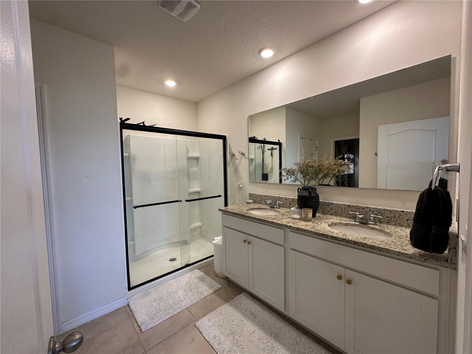 Image 13 of 24 For 9582 Black Walnut Drive