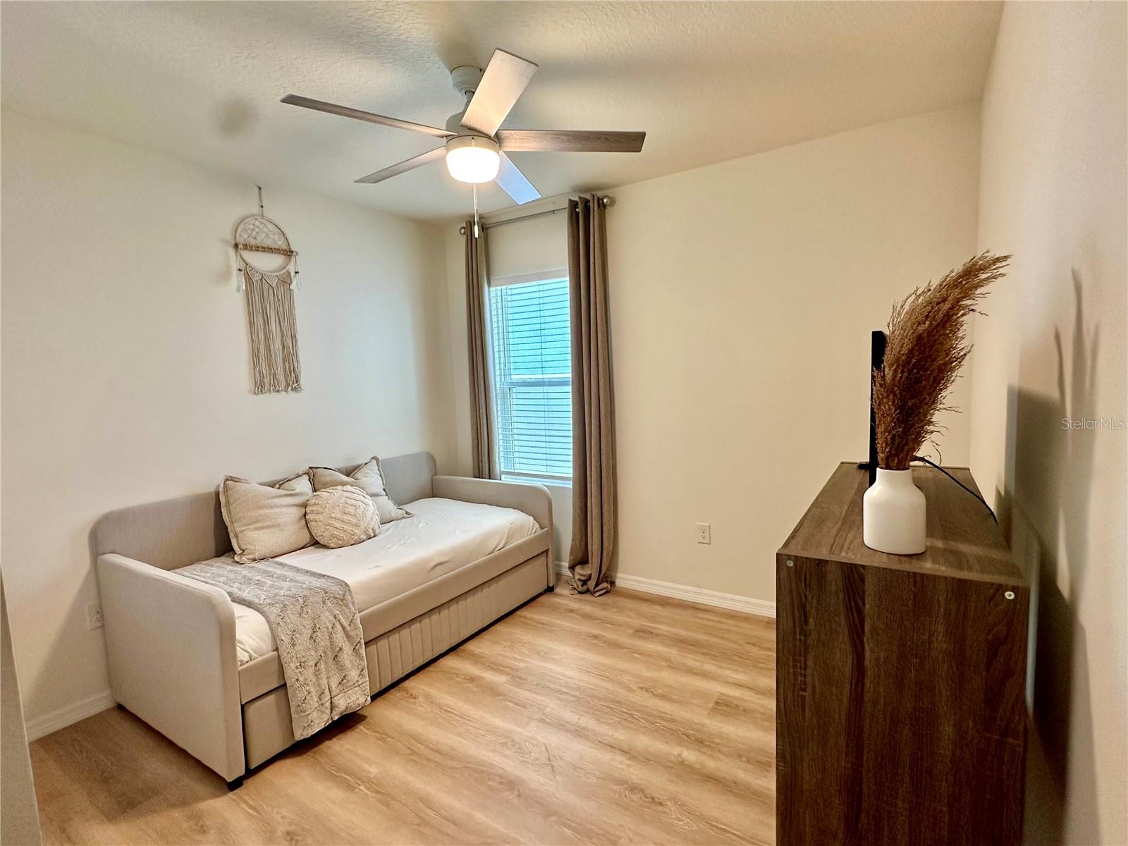 Image 15 of 24 For 9582 Black Walnut Drive