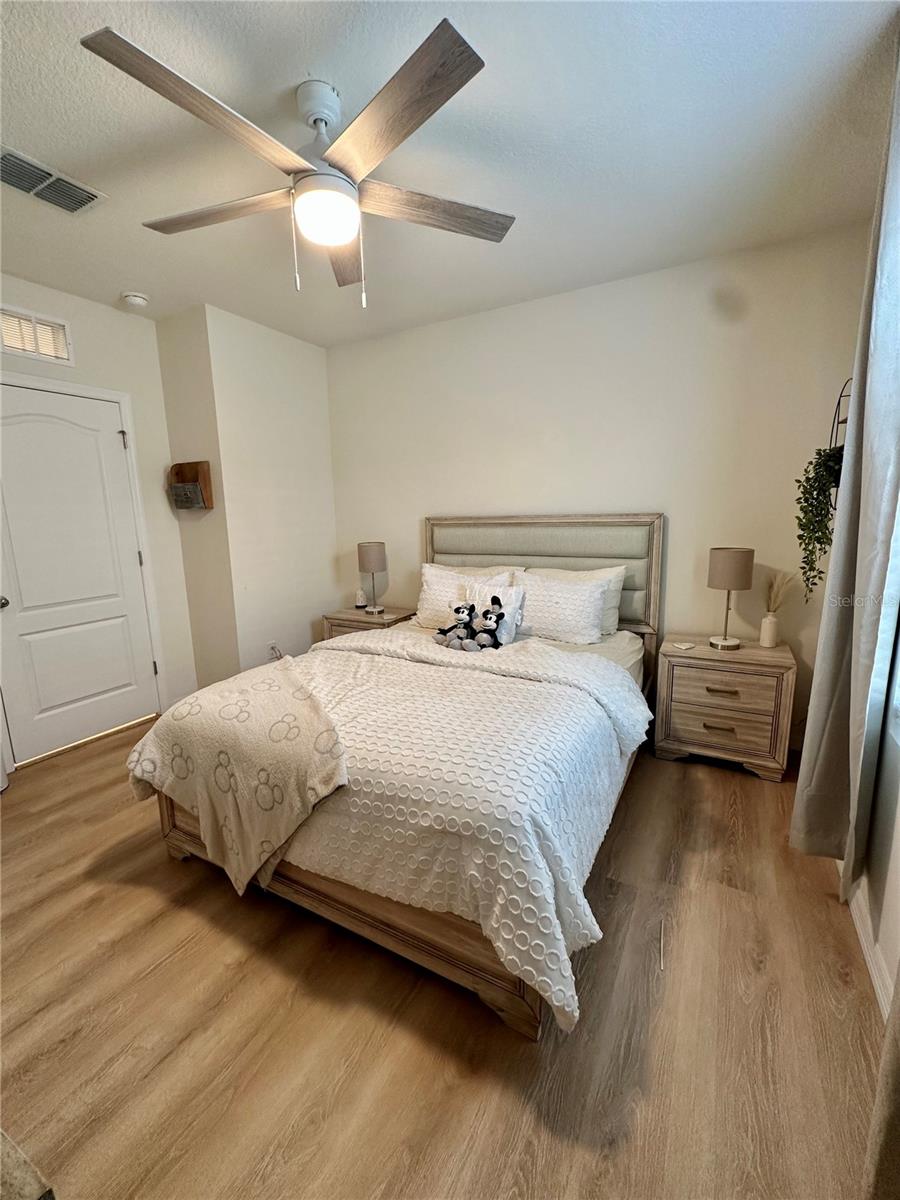 Image 19 of 24 For 9582 Black Walnut Drive