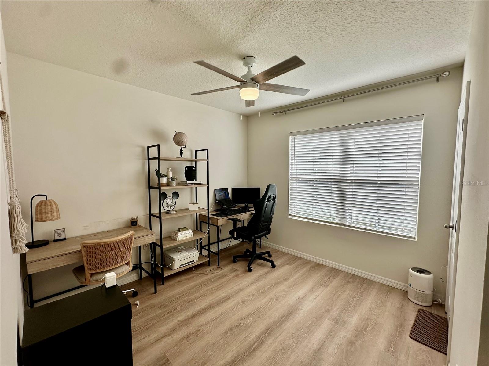 Image 20 of 24 For 9582 Black Walnut Drive