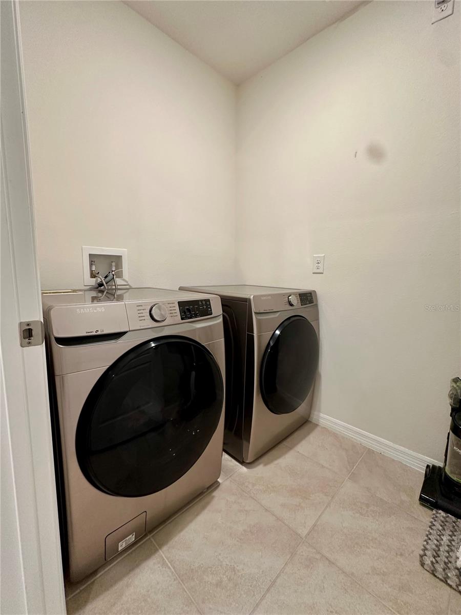 Image 22 of 24 For 9582 Black Walnut Drive