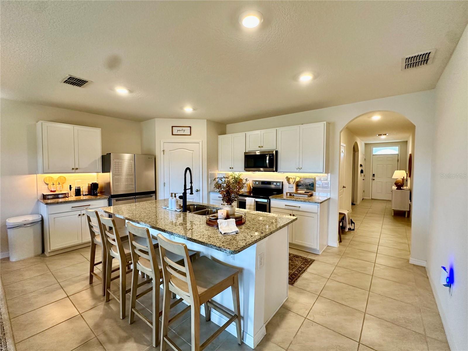 Image 4 of 24 For 9582 Black Walnut Drive