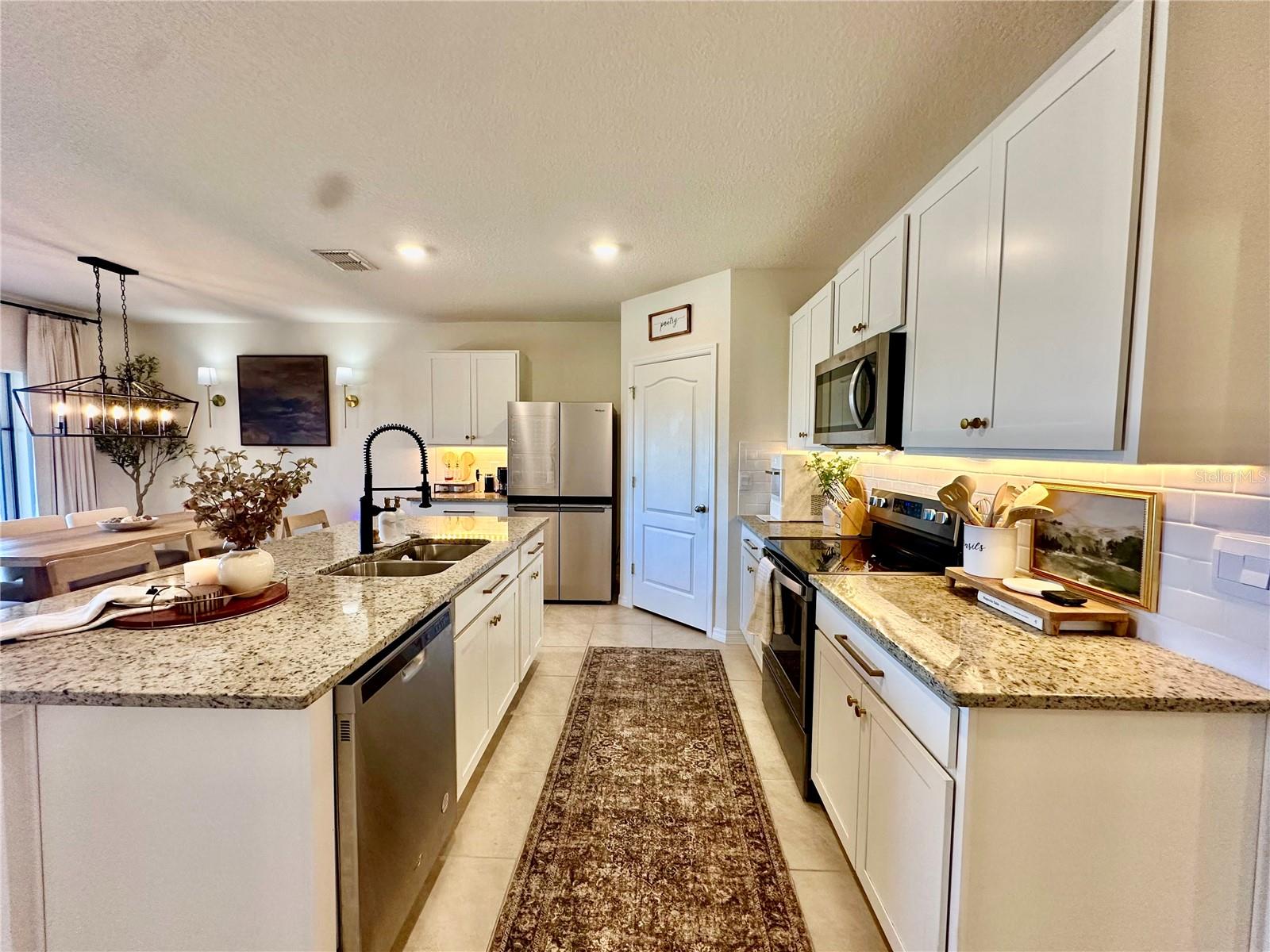 Image 6 of 24 For 9582 Black Walnut Drive