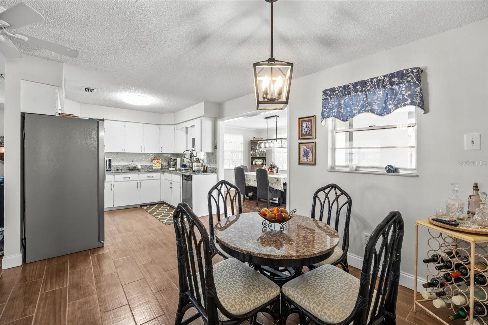 Image 10 of 36 For 1106 Landsdowne Drive