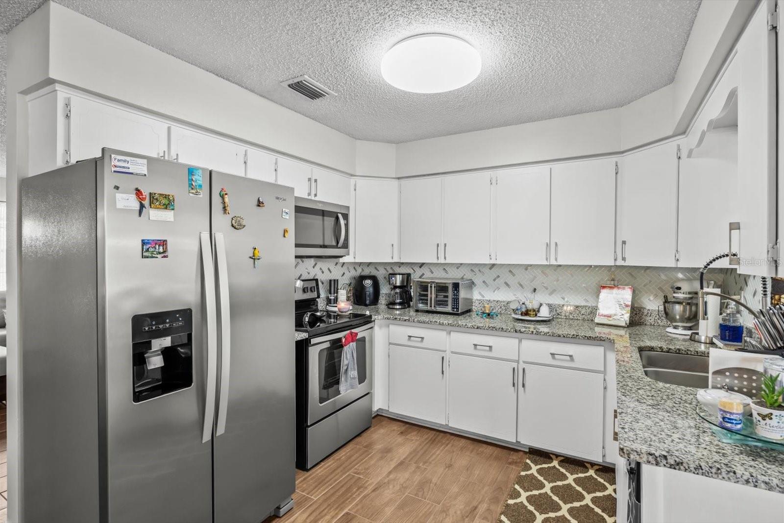 Image 12 of 36 For 1106 Landsdowne Drive