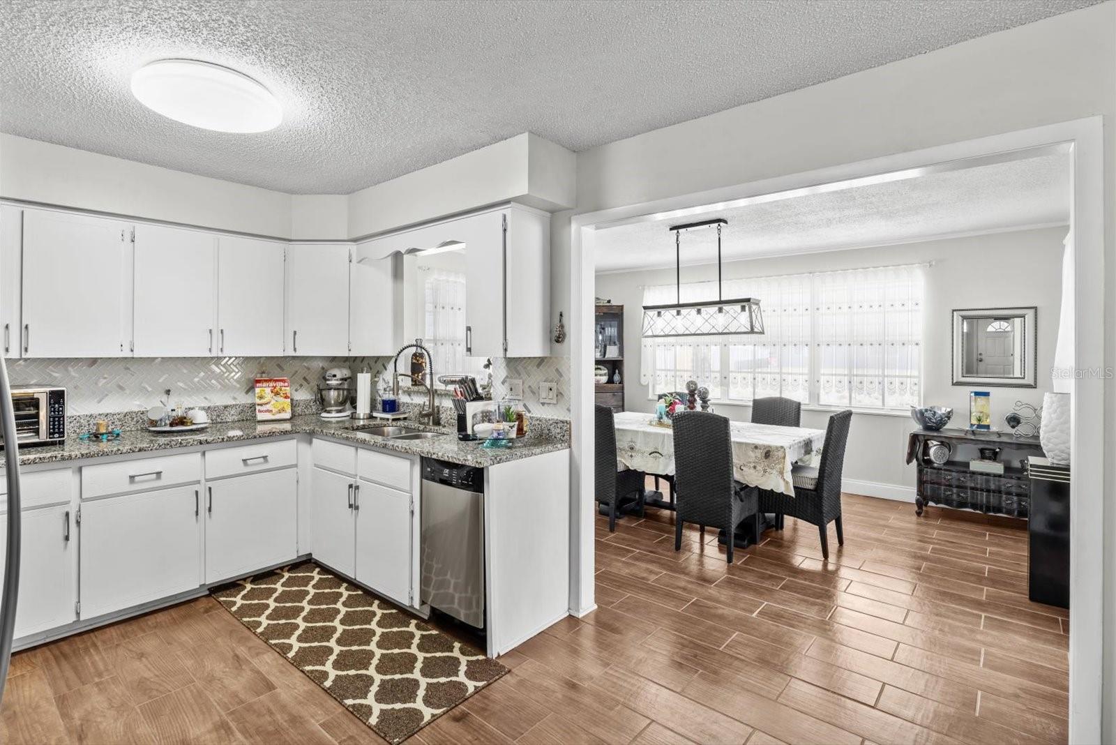 Image 13 of 36 For 1106 Landsdowne Drive