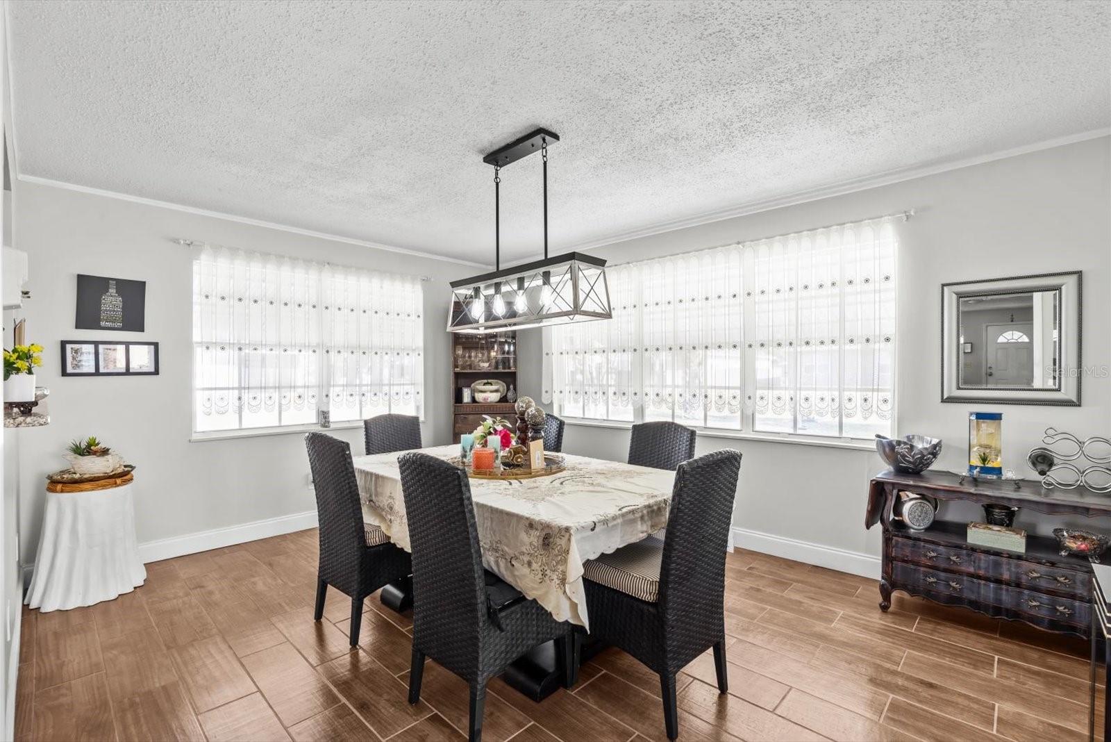 Image 14 of 36 For 1106 Landsdowne Drive