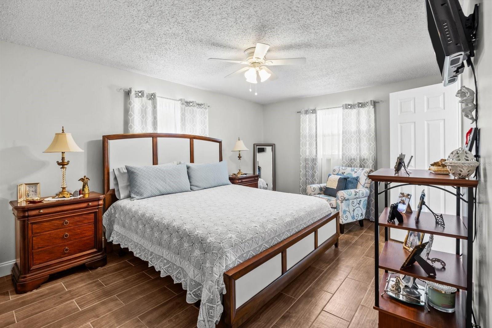 Image 16 of 36 For 1106 Landsdowne Drive