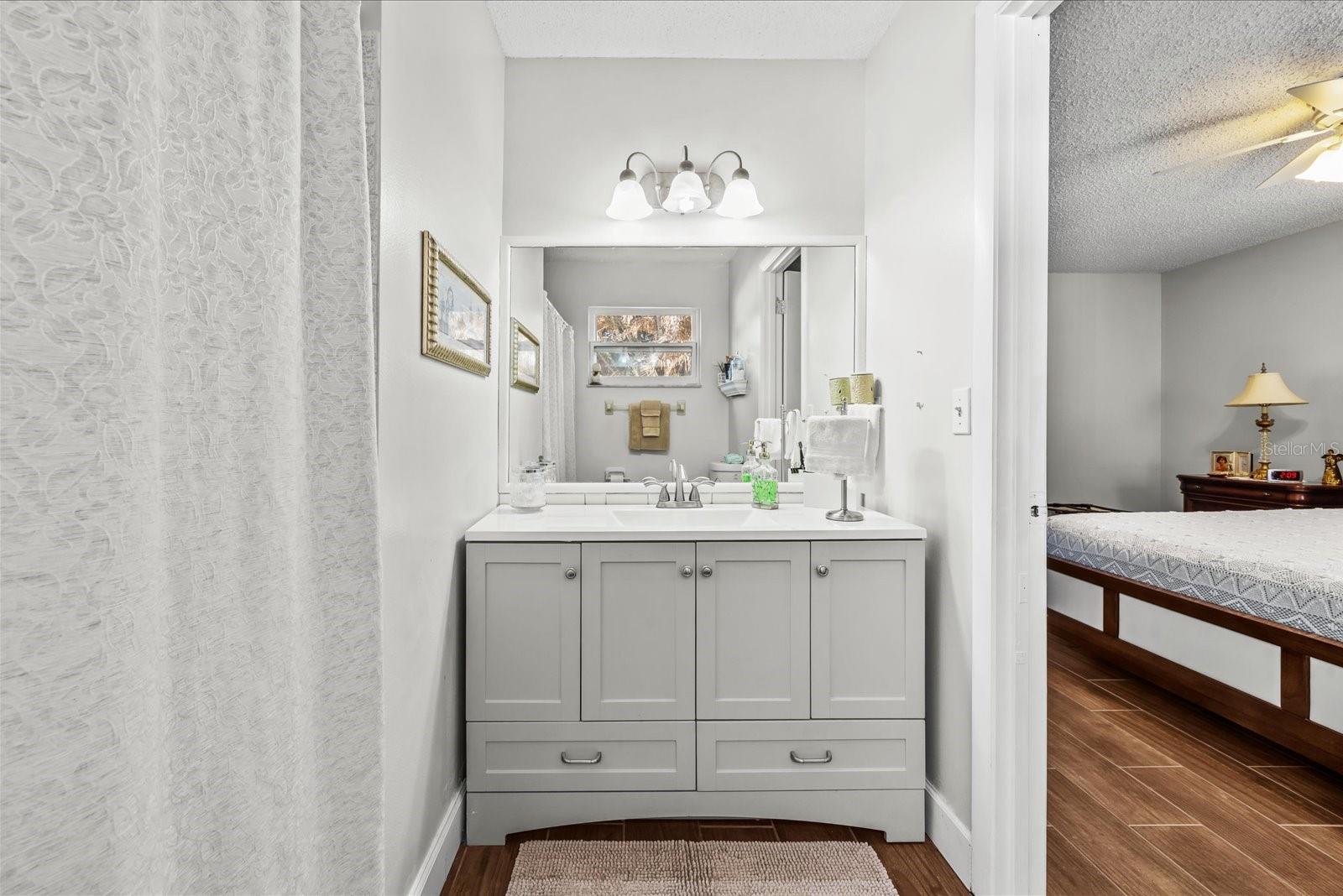 Image 20 of 36 For 1106 Landsdowne Drive