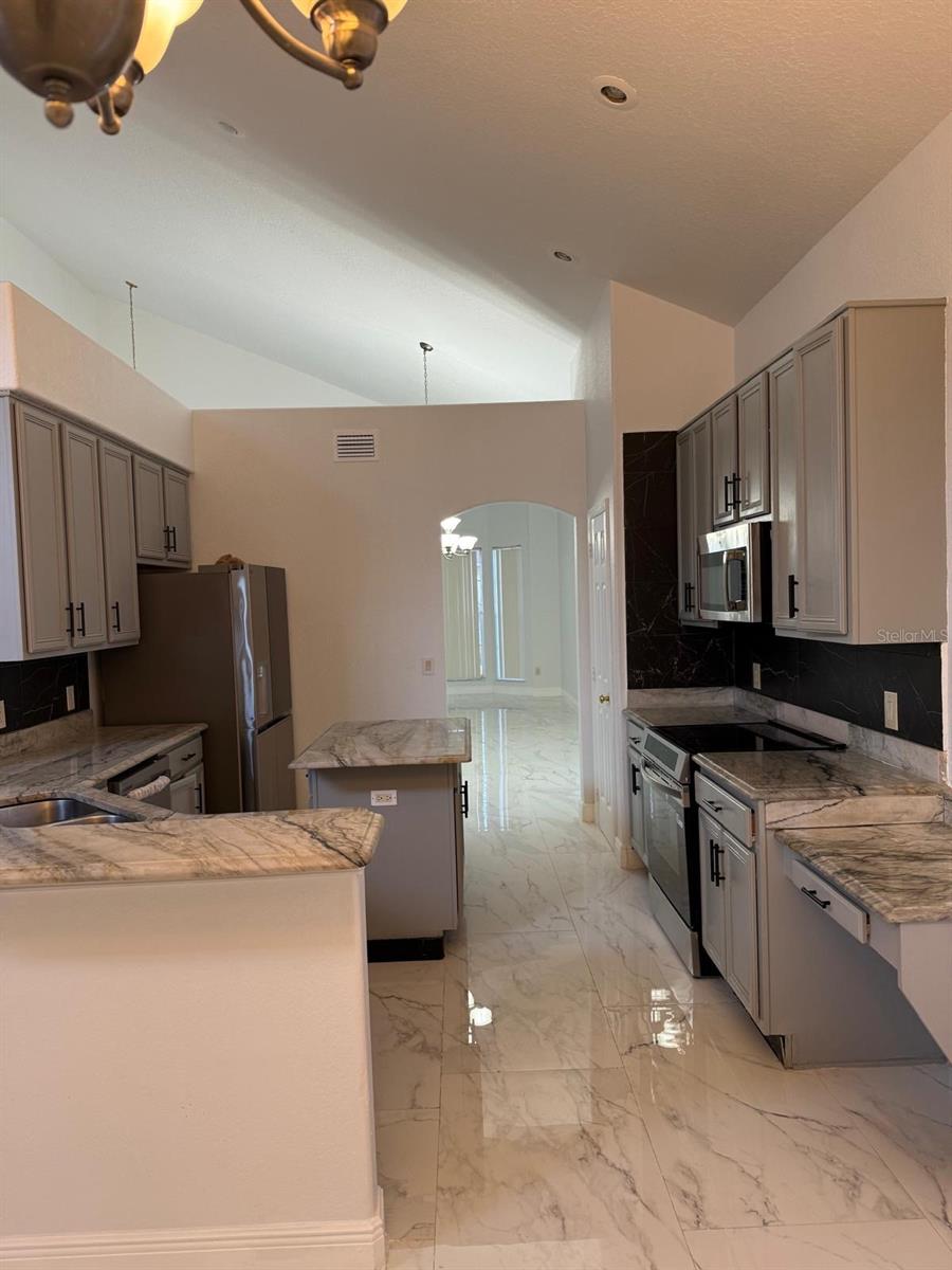 Image 37 of 38 For 7843 Saint Andrews Circle