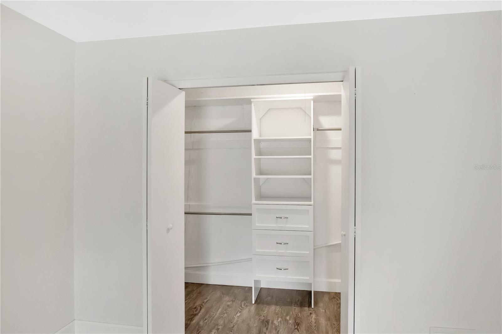 Image 20 of 41 For 1036 Aragon Avenue