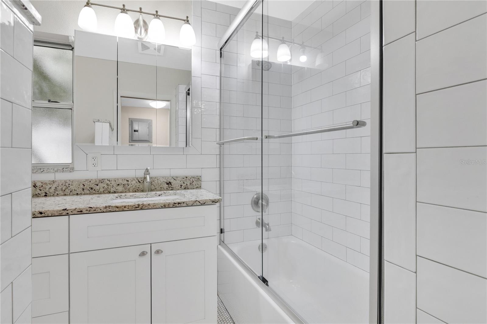 Image 22 of 41 For 1036 Aragon Avenue