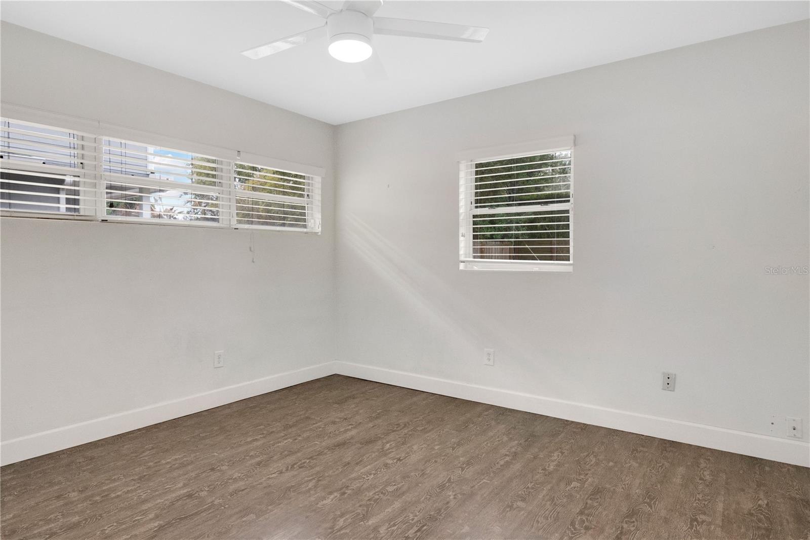 Image 24 of 41 For 1036 Aragon Avenue