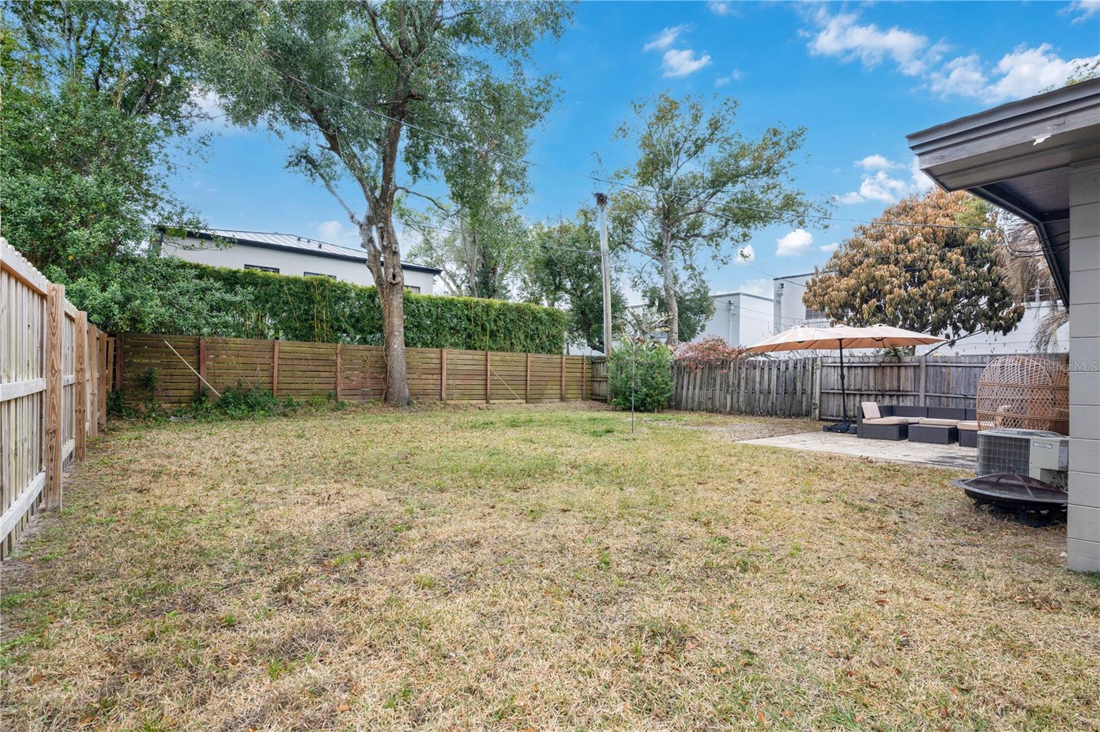 Image 28 of 41 For 1036 Aragon Avenue