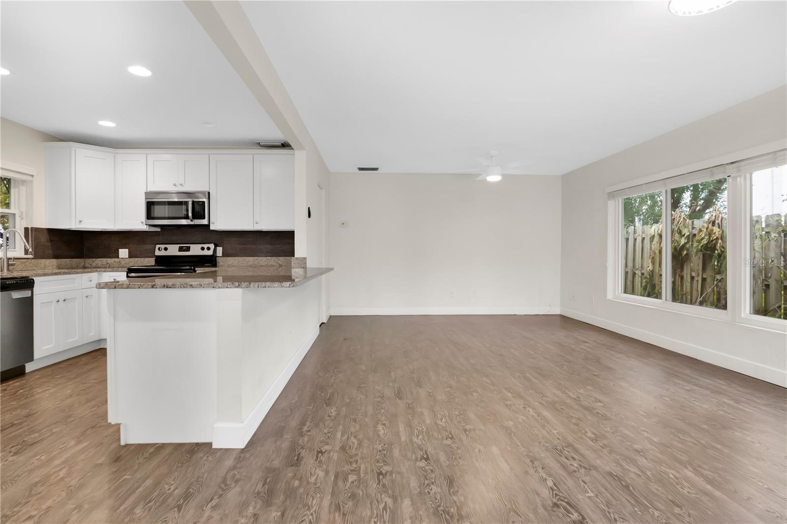 Image 9 of 41 For 1036 Aragon Avenue