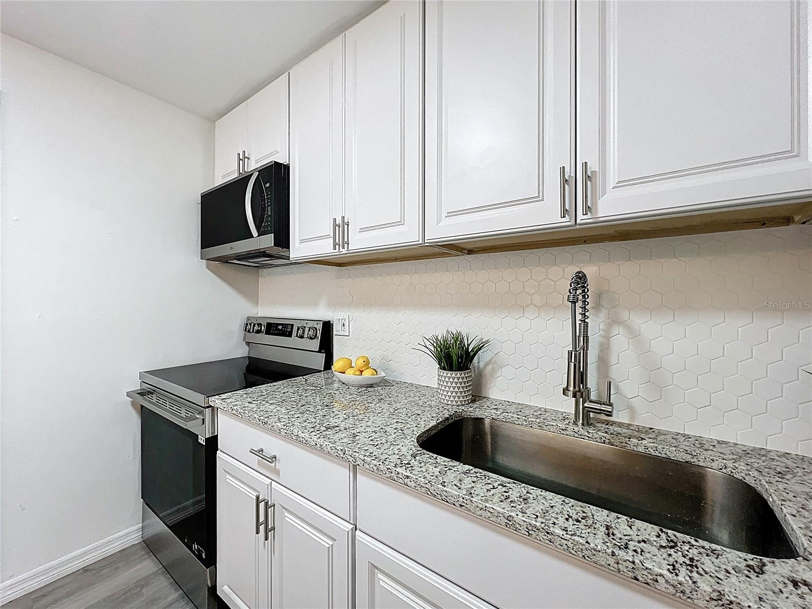 Image 3 of 24 For 1535 Rosedale Street