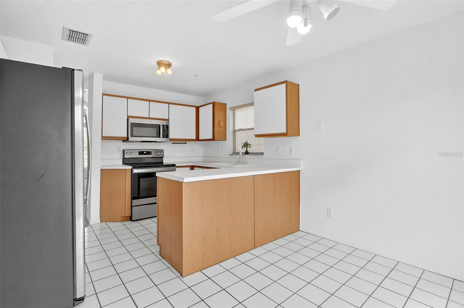 Image 17 of 63 For 3352 Hamlet Loop