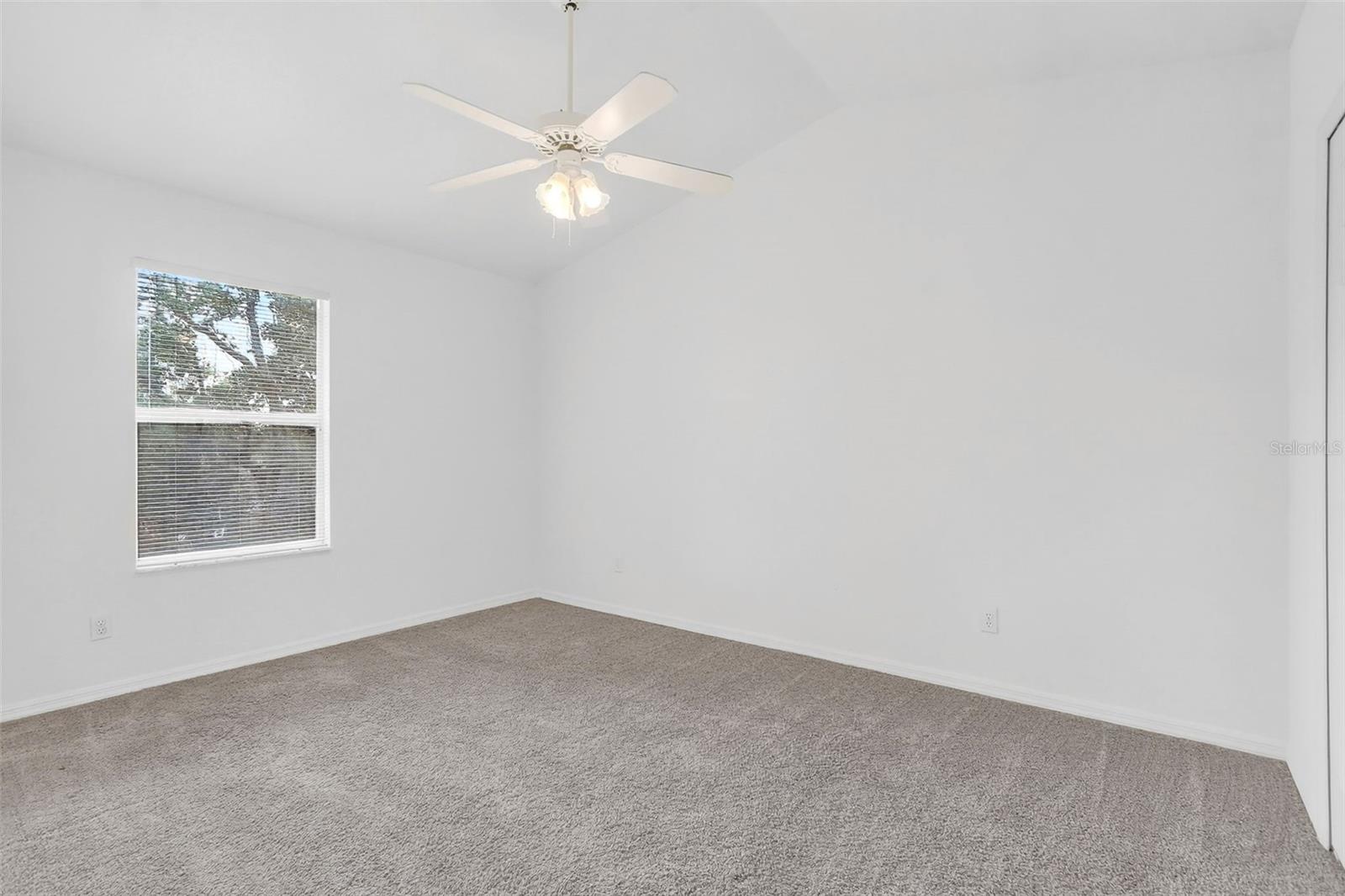 Image 28 of 63 For 3352 Hamlet Loop