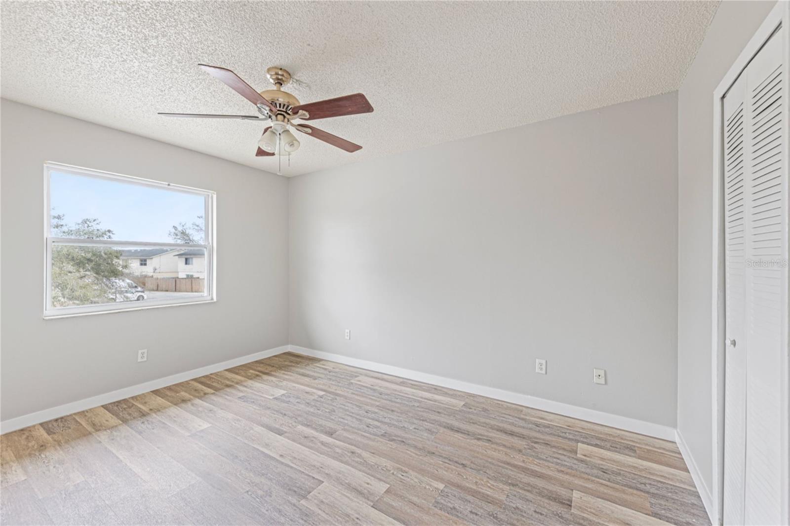 Image 5 of 9 For 46 Fairfax Avenue 44