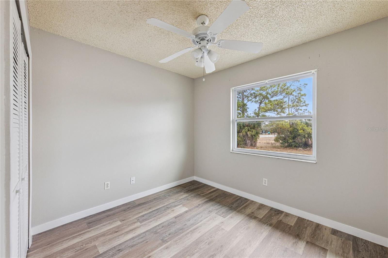 Image 6 of 9 For 46 Fairfax Avenue 44