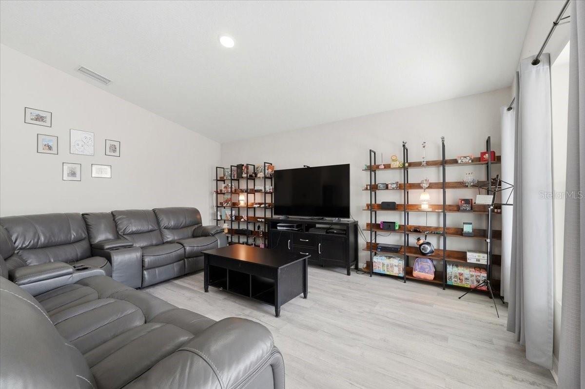 Image 7 of 32 For 5944 Slate Rock Drive