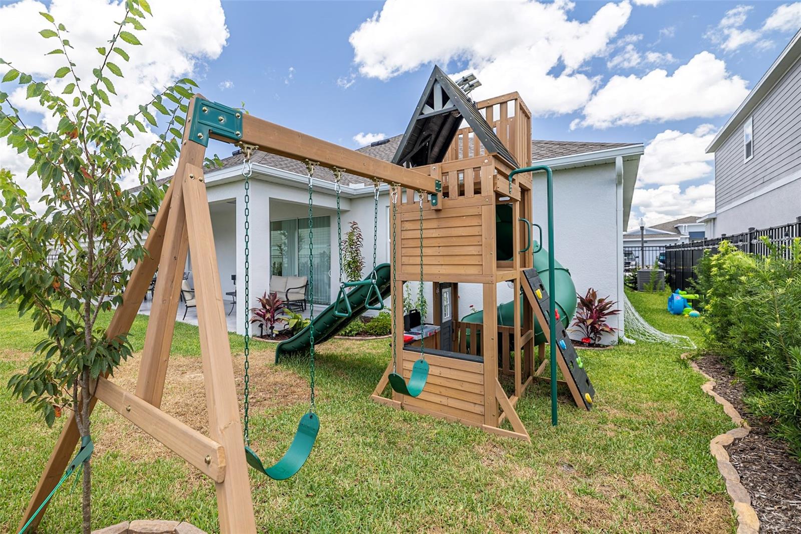 Listing photo id 47 for 4507 Hillingdam Road