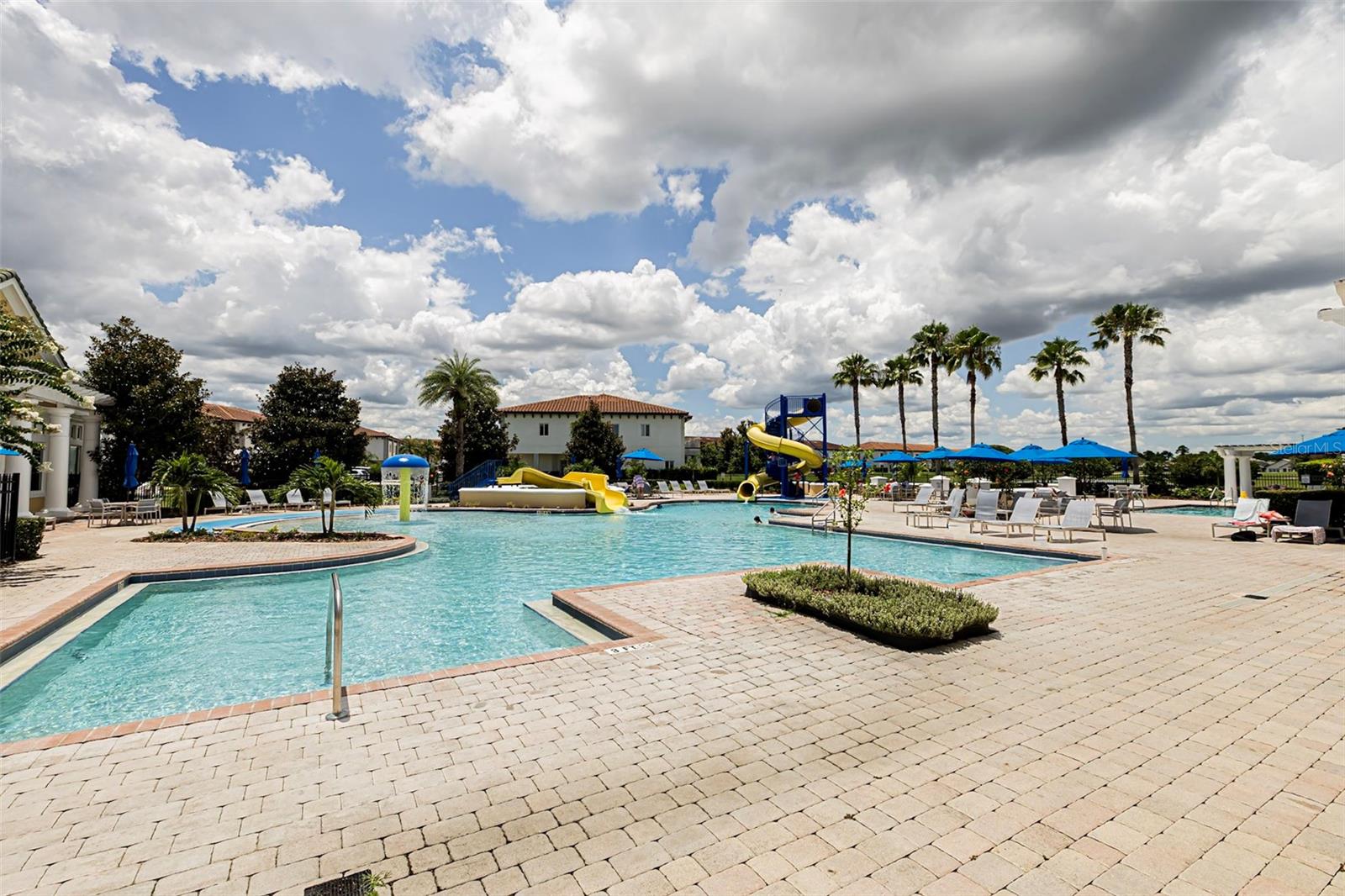 Listing photo id 72 for 4507 Hillingdam Road