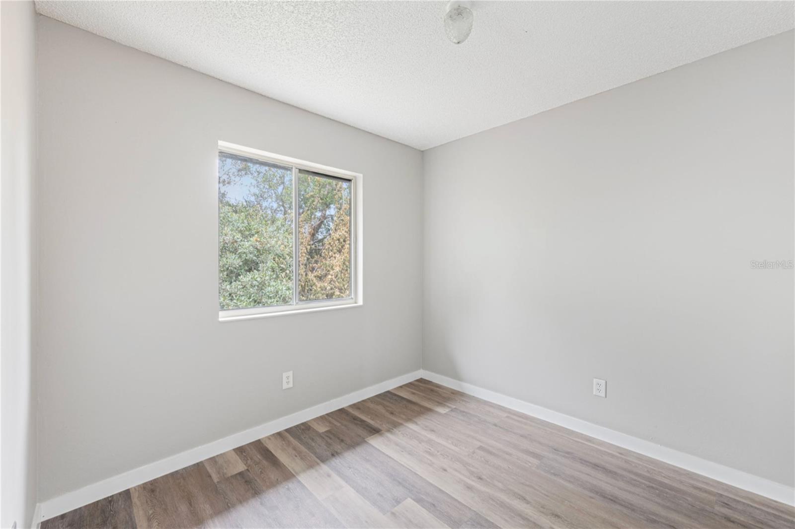 Image 3 of 8 For 46 Fairfax Avenue 46