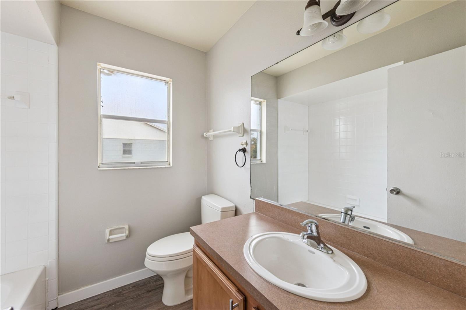 Image 5 of 8 For 46 Fairfax Avenue 46