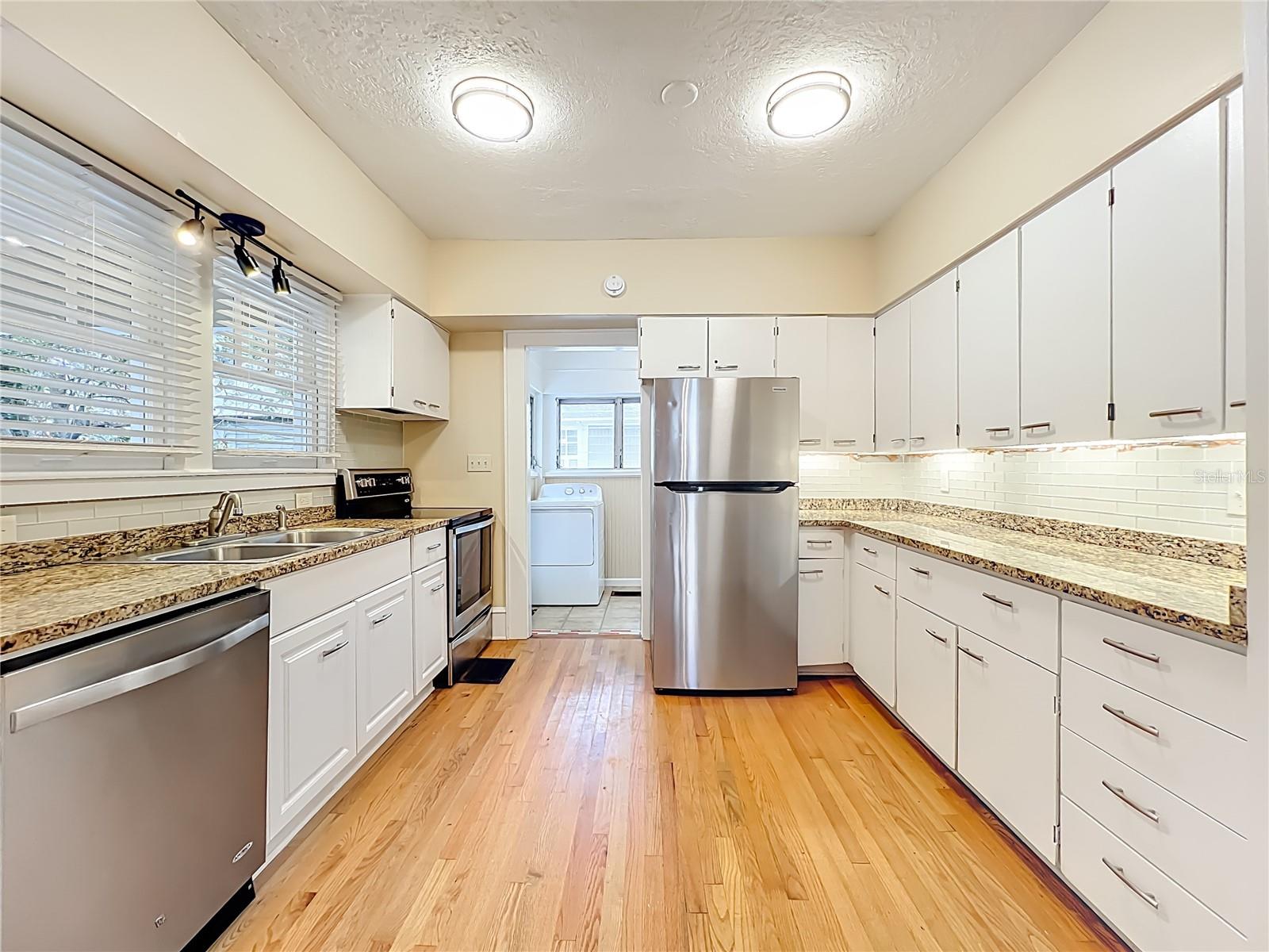 Image 21 of 66 For 409 Concord Street