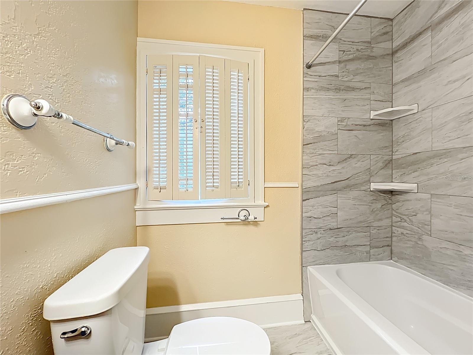 Image 32 of 66 For 409 Concord Street