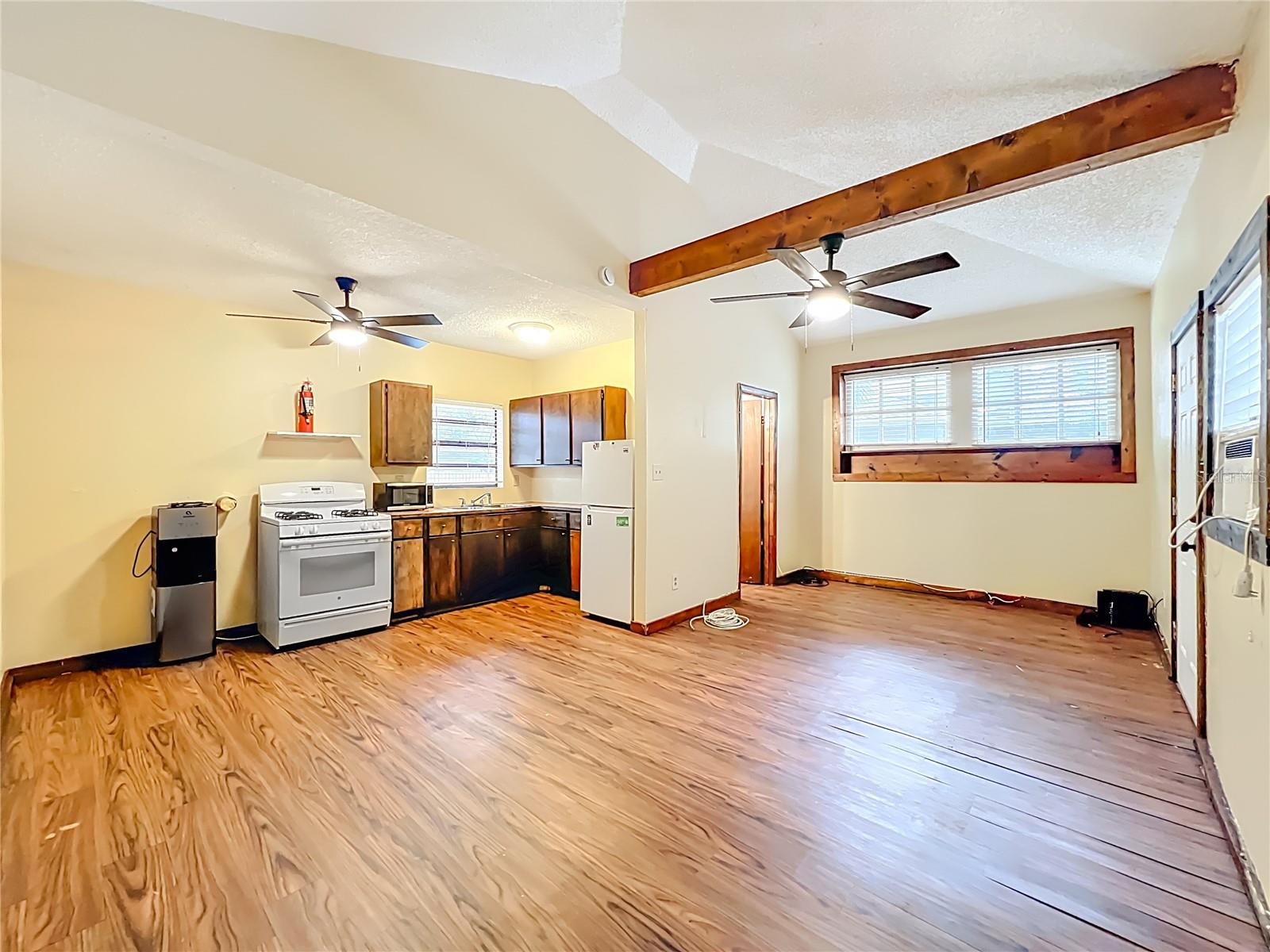 Image 51 of 66 For 409 Concord Street