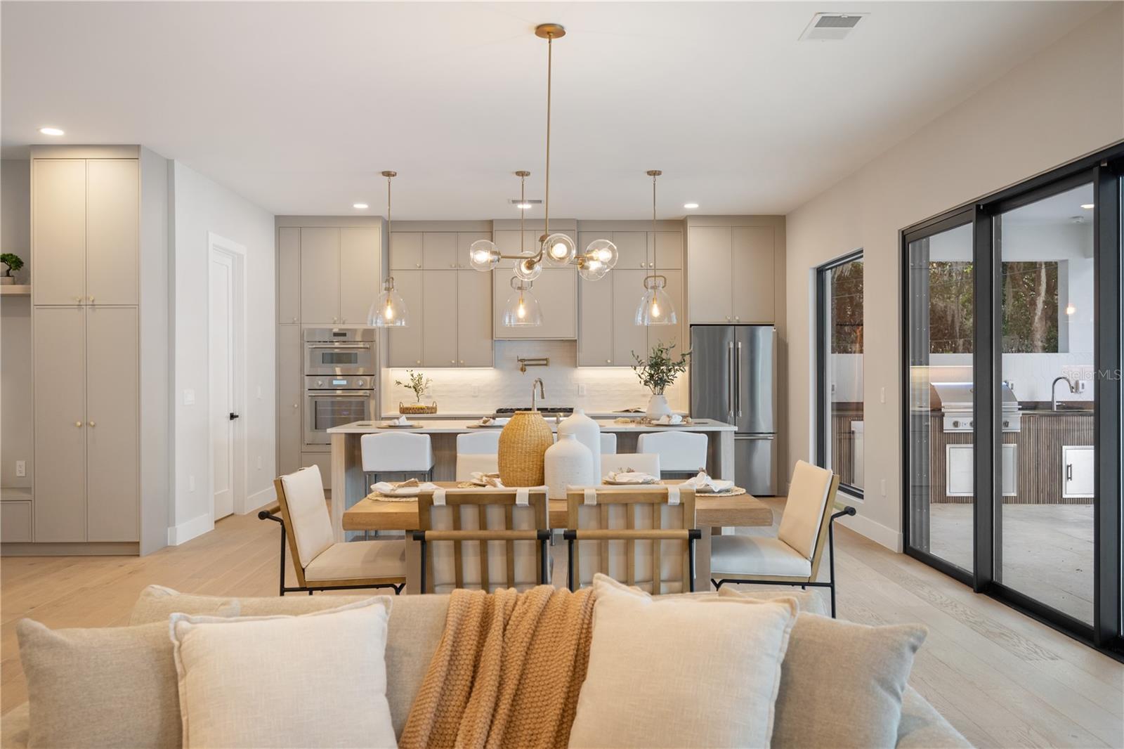 Image 11 of 42 For 1425 Yale Street