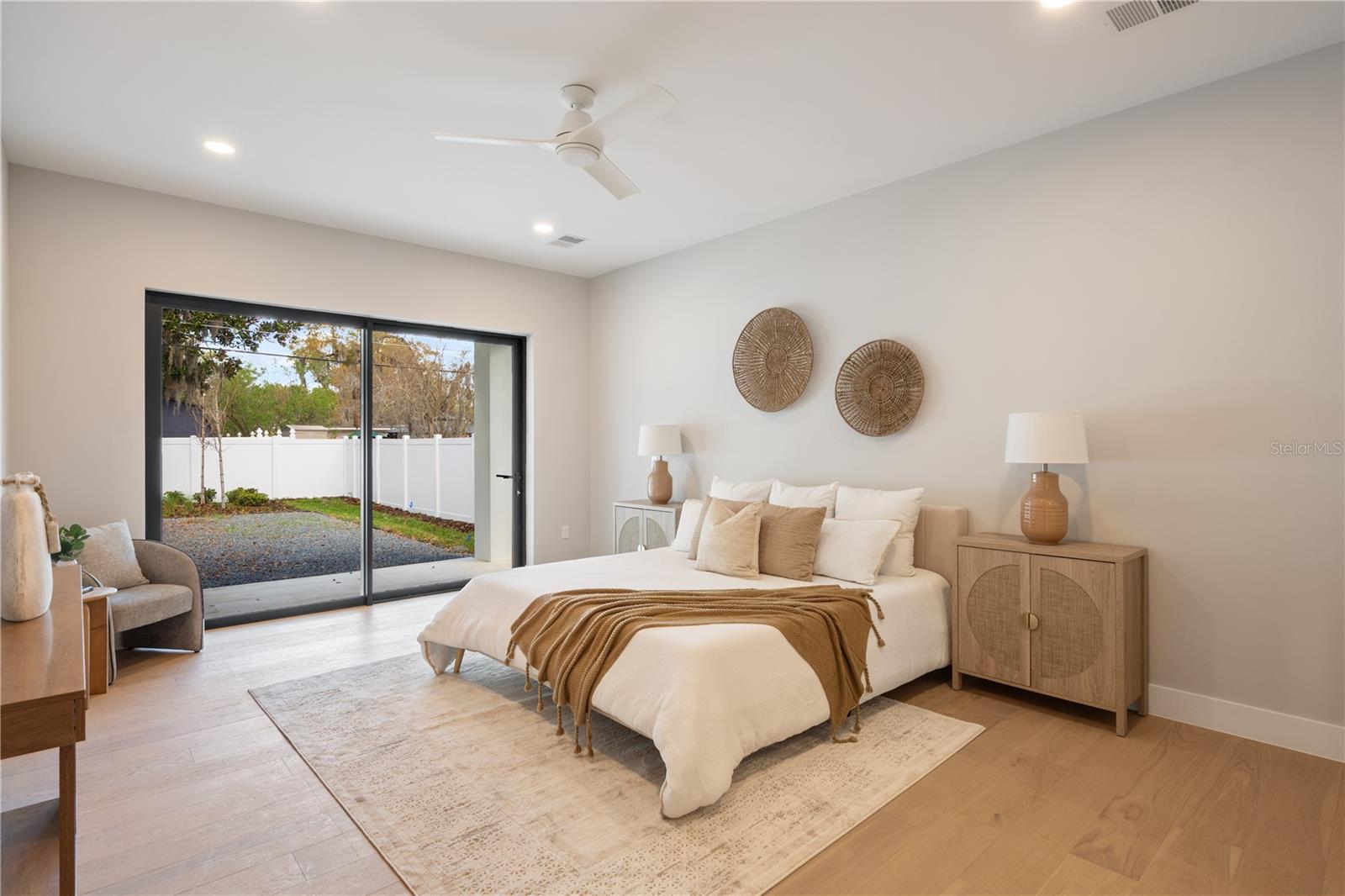 Image 13 of 42 For 1425 Yale Street