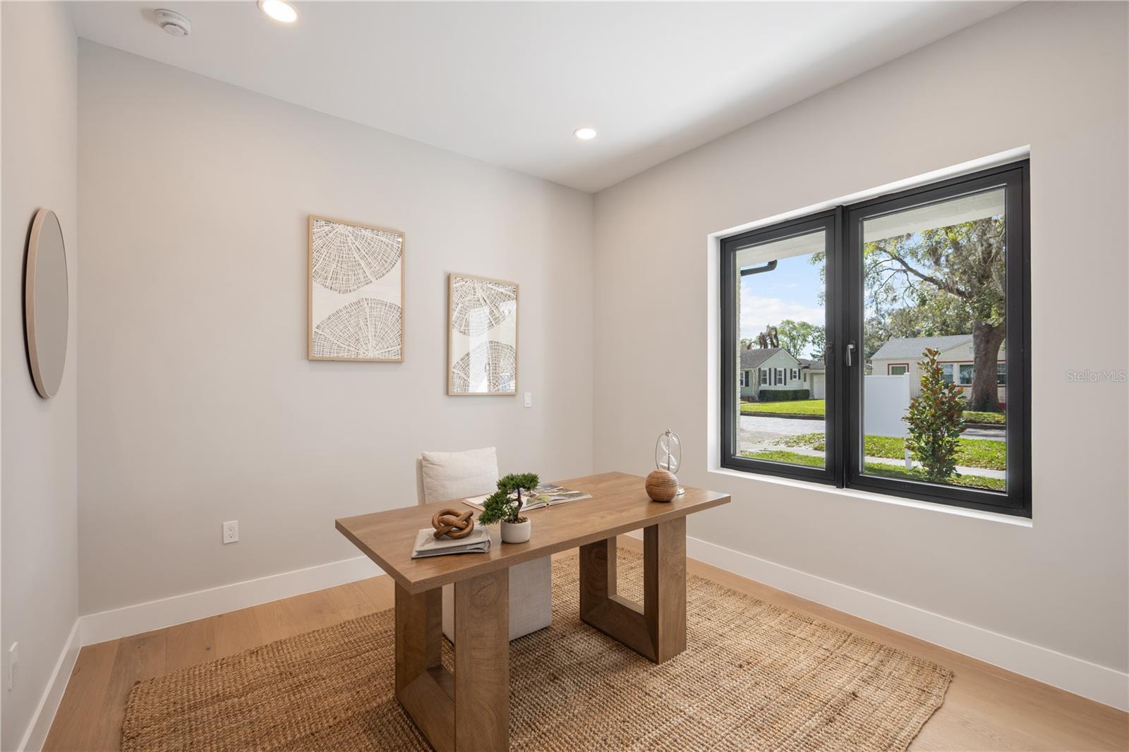 Image 17 of 42 For 1425 Yale Street