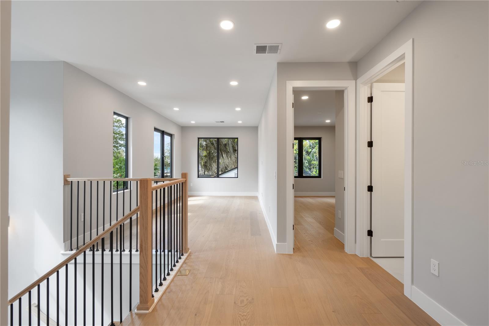 Image 19 of 42 For 1425 Yale Street