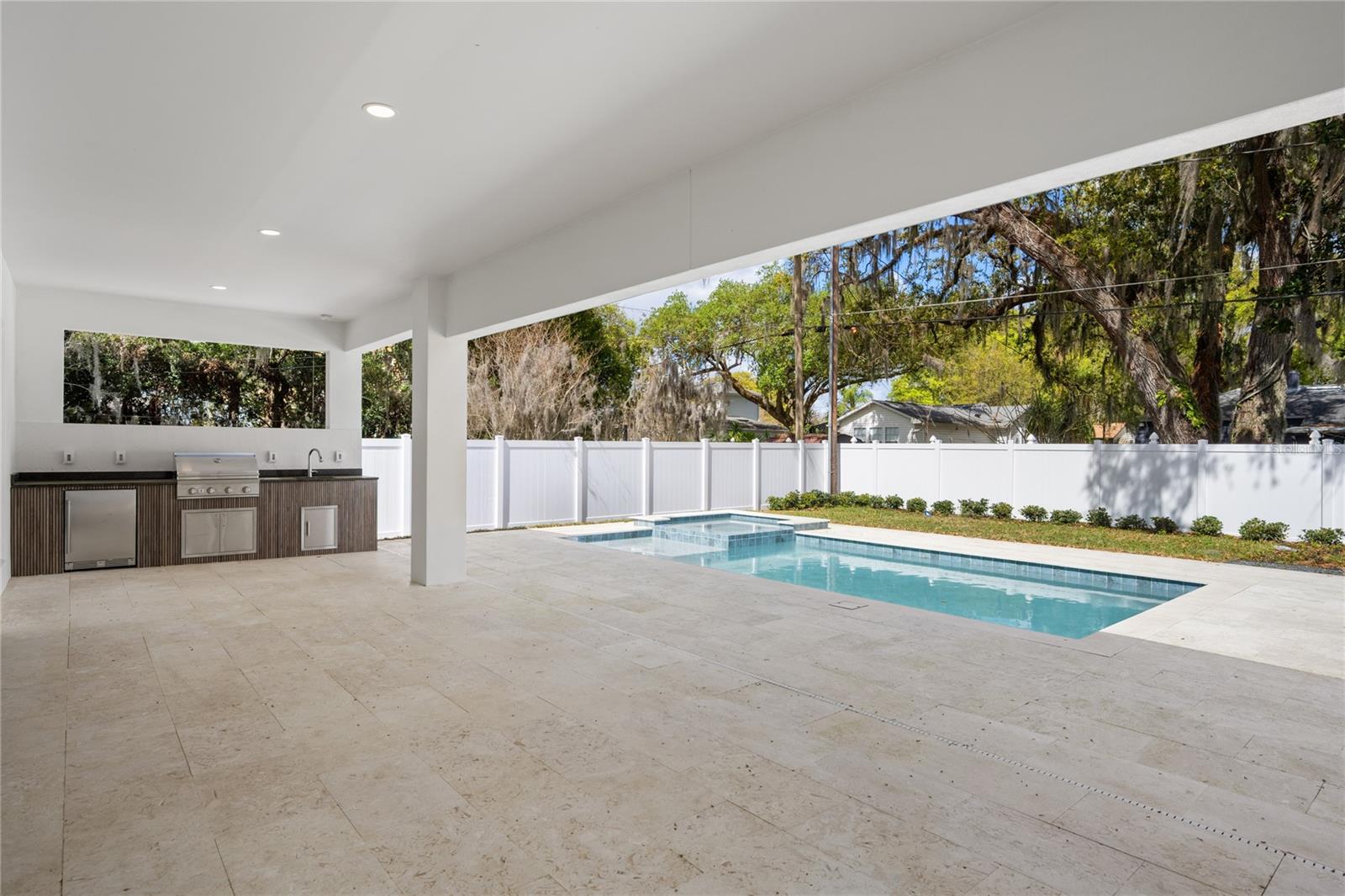 Image 28 of 42 For 1425 Yale Street