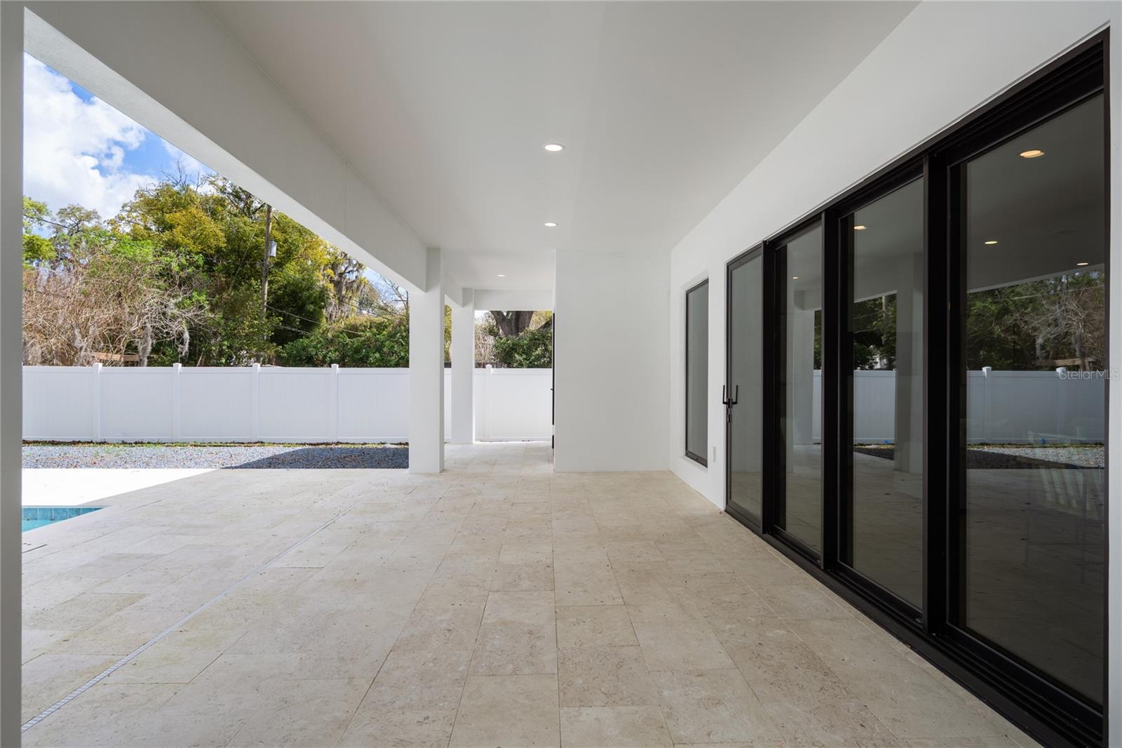 Image 29 of 42 For 1425 Yale Street