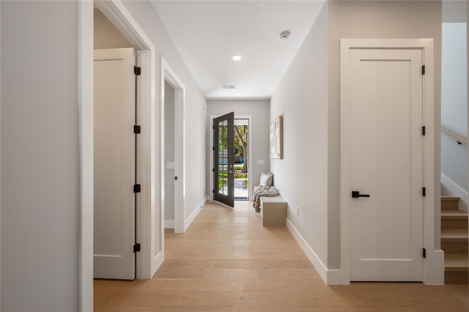 Image 3 of 42 For 1425 Yale Street