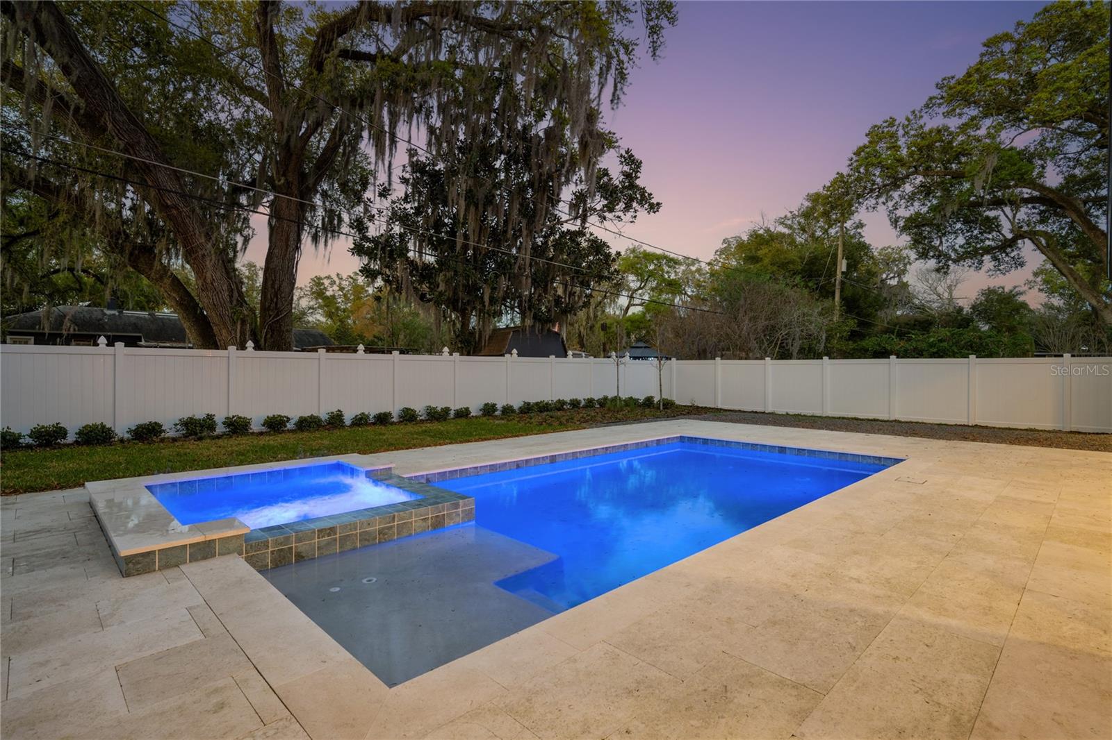 Image 31 of 42 For 1425 Yale Street