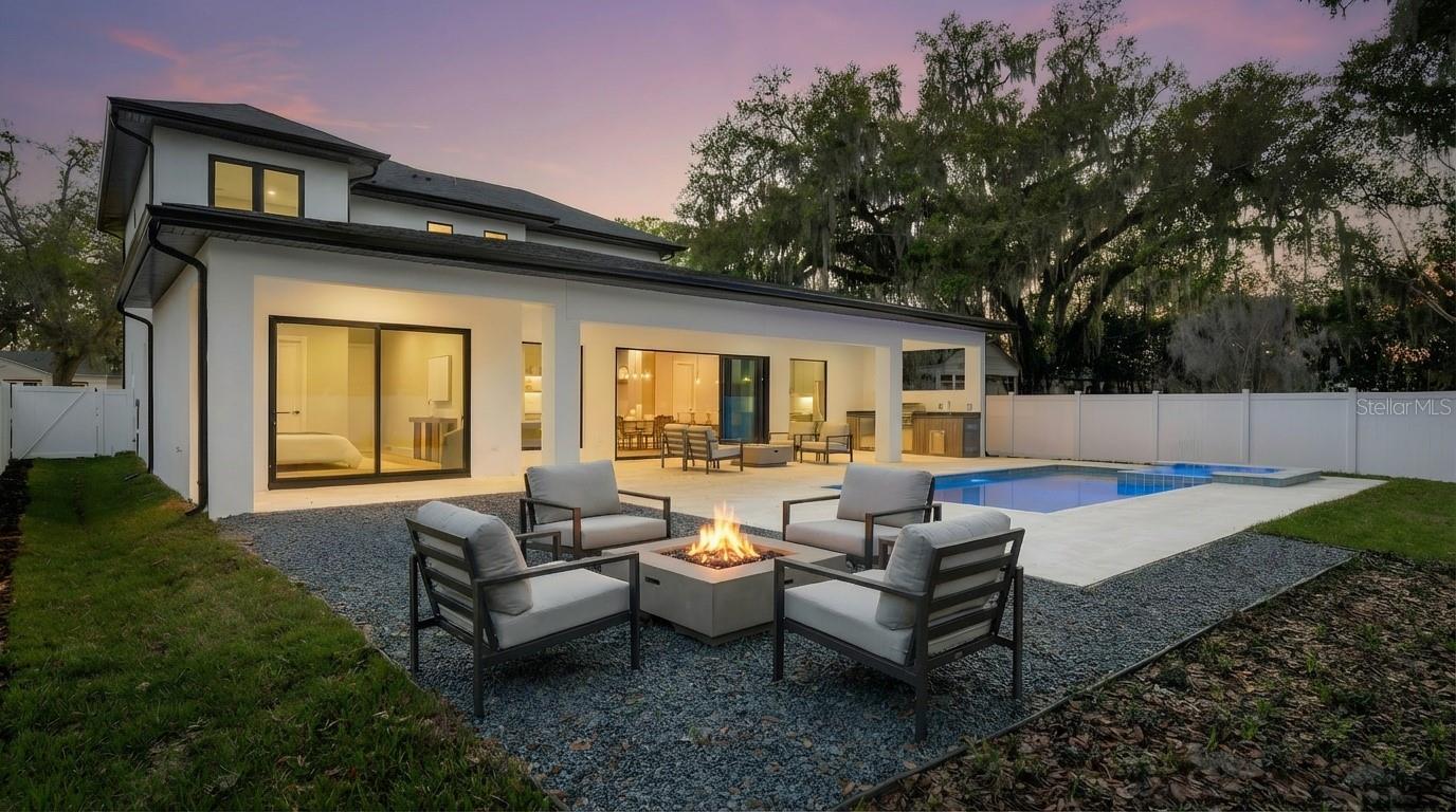 Image 33 of 42 For 1425 Yale Street