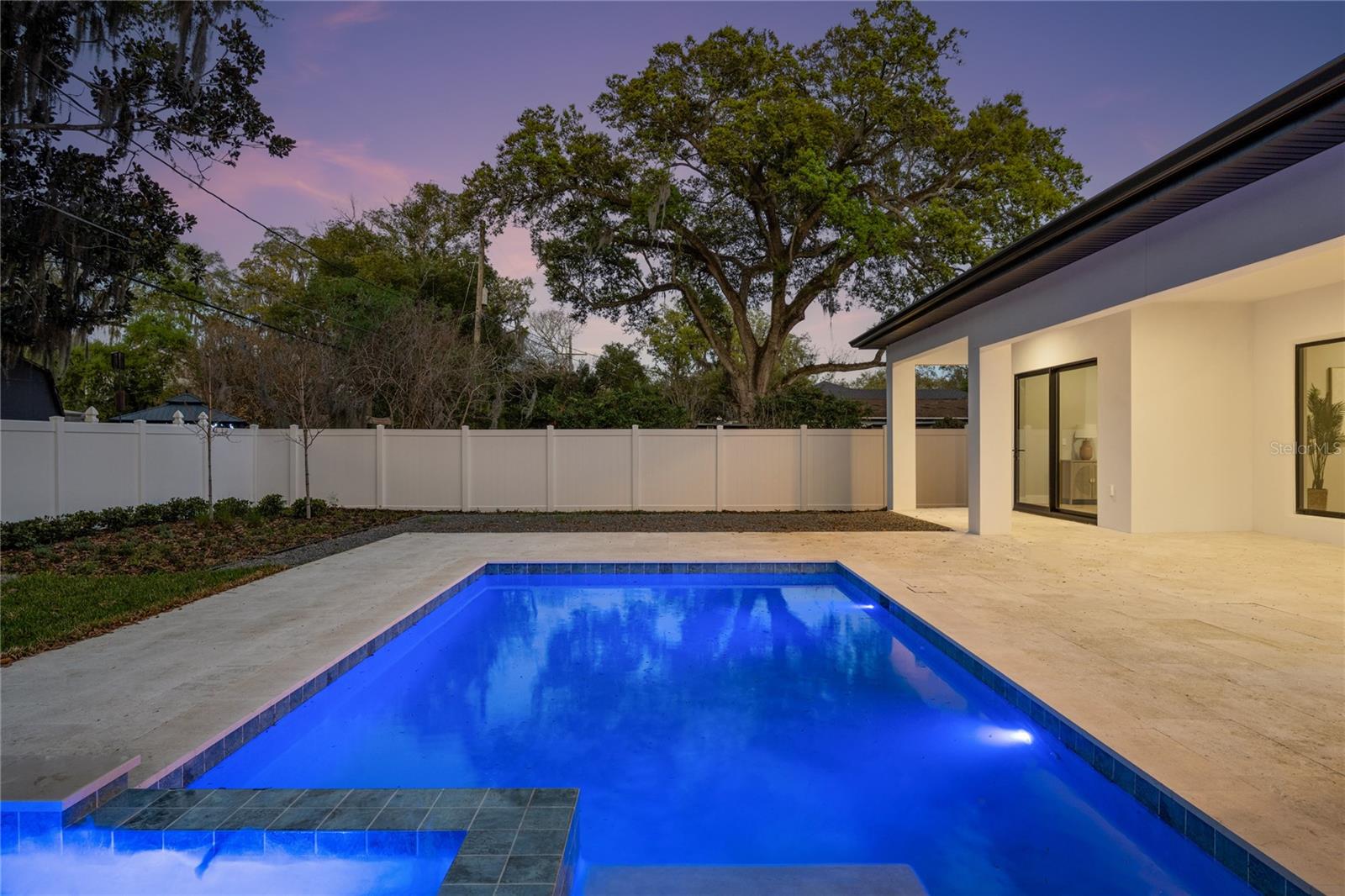 Image 35 of 42 For 1425 Yale Street