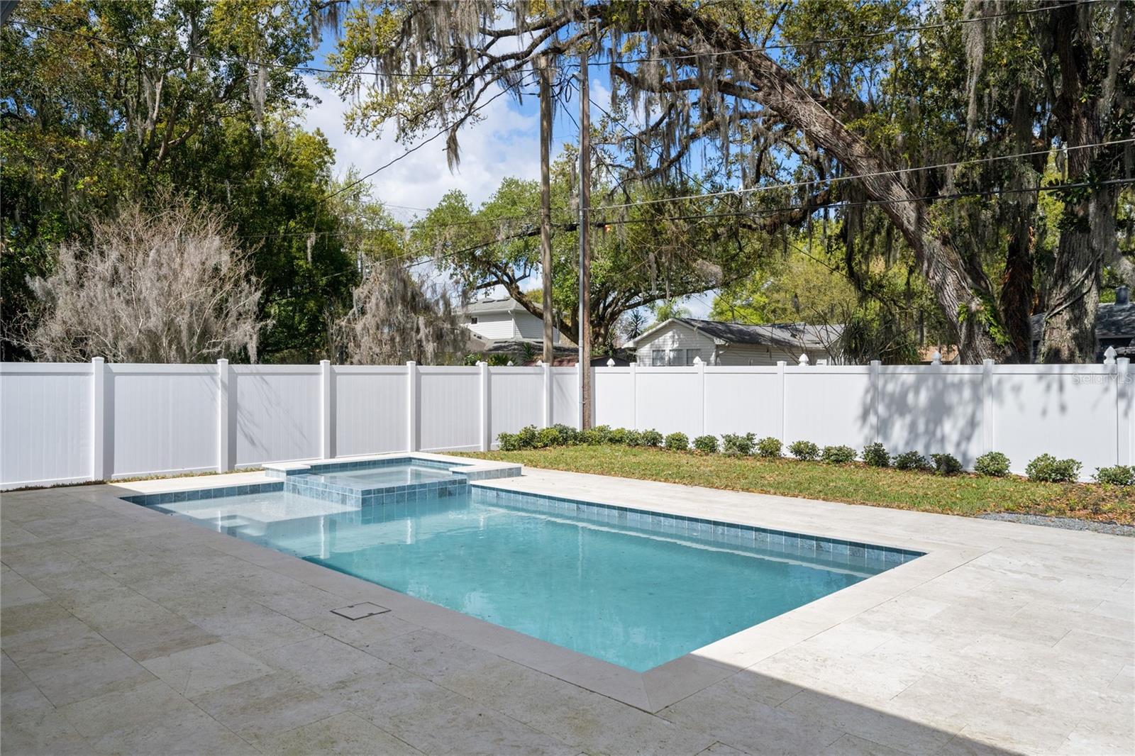 Image 36 of 42 For 1425 Yale Street