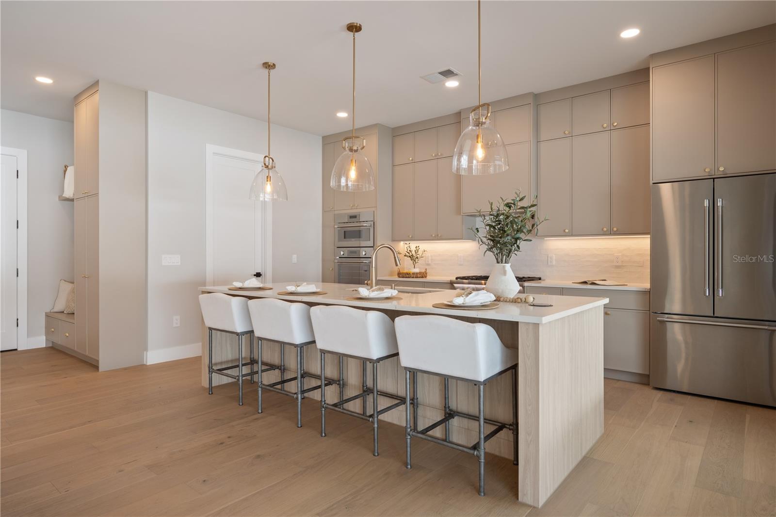 Image 7 of 42 For 1425 Yale Street